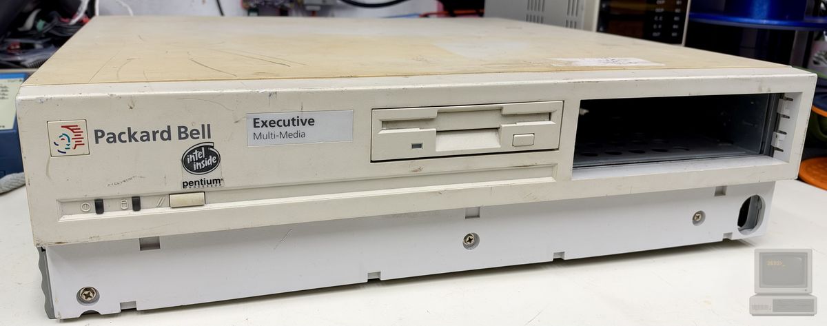 Packard Bell Executive MM 9012 S, photograph 1 of 5