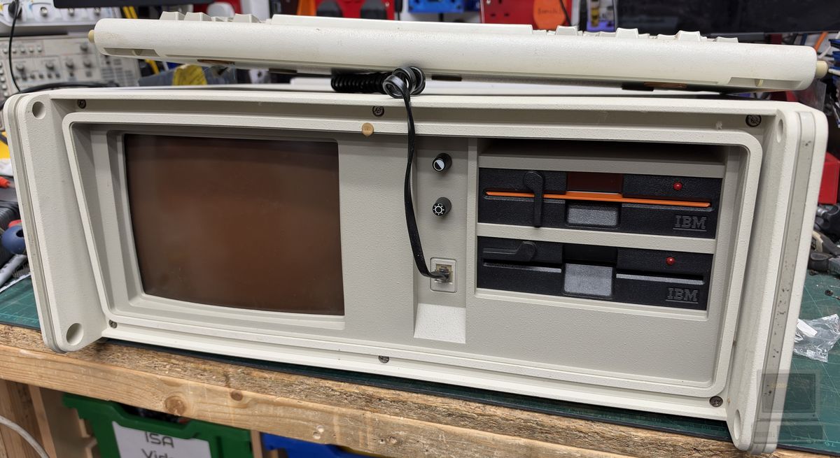 IBM Portable PC 5155, photograph 1 of 4