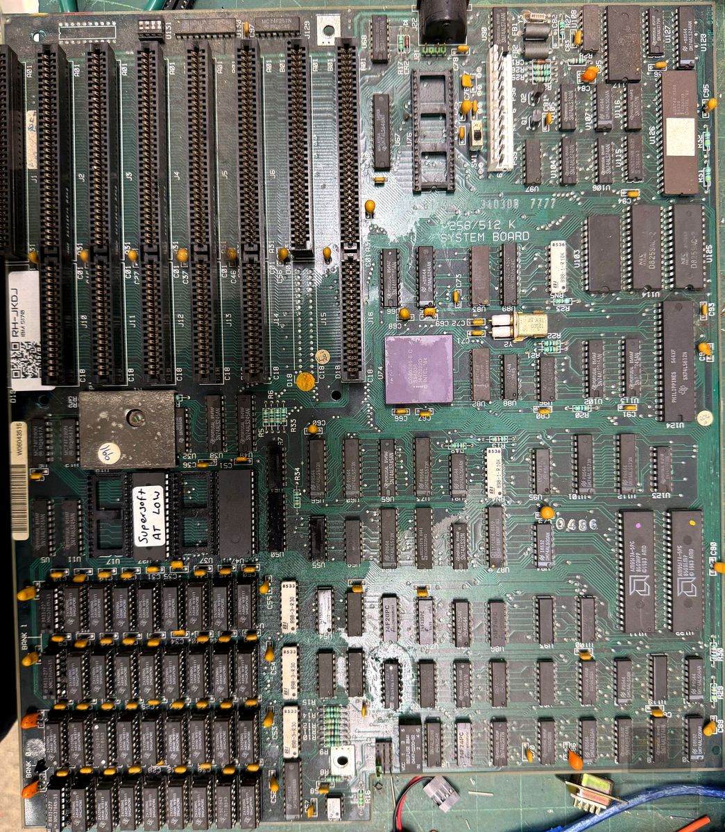 IBM 5170, photograph 1 of 4