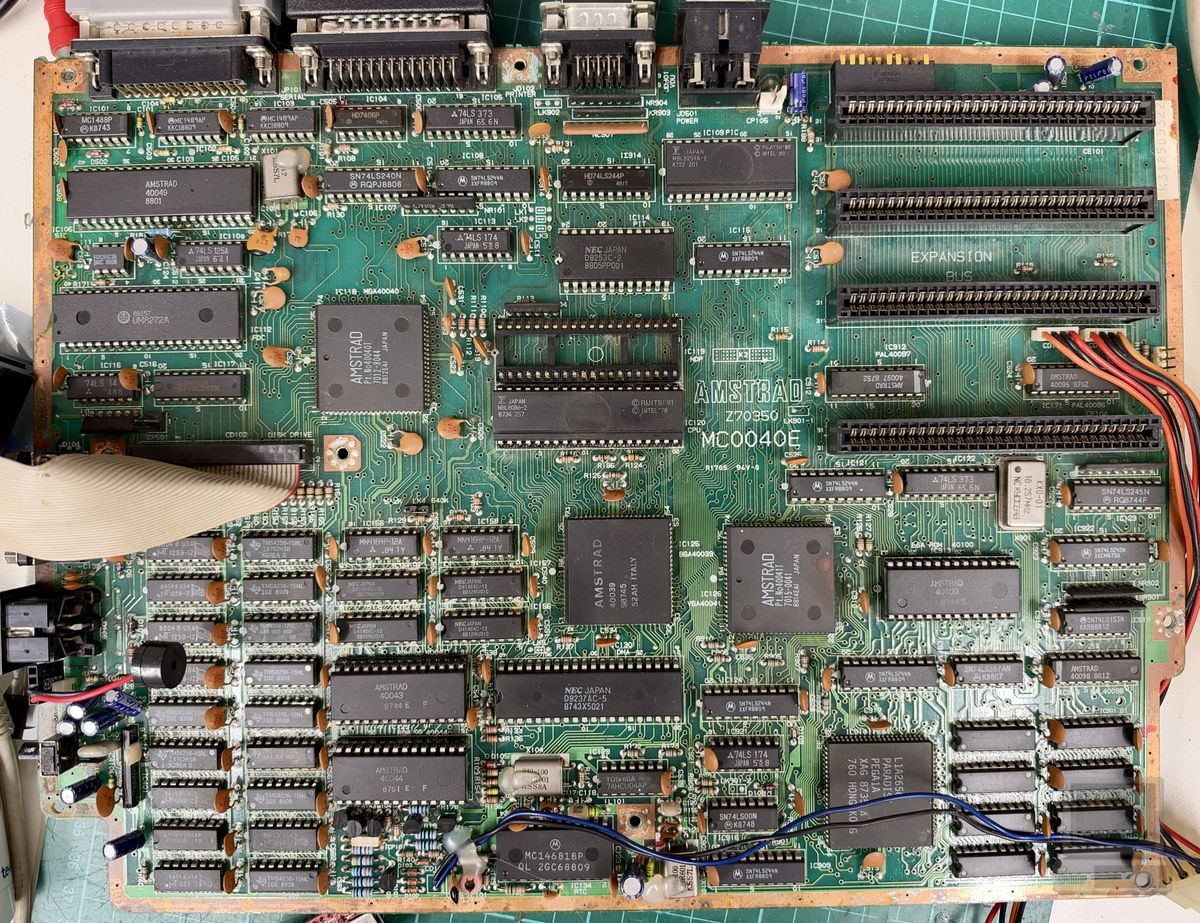 Amstrad PC1640, photograph 1 of 2