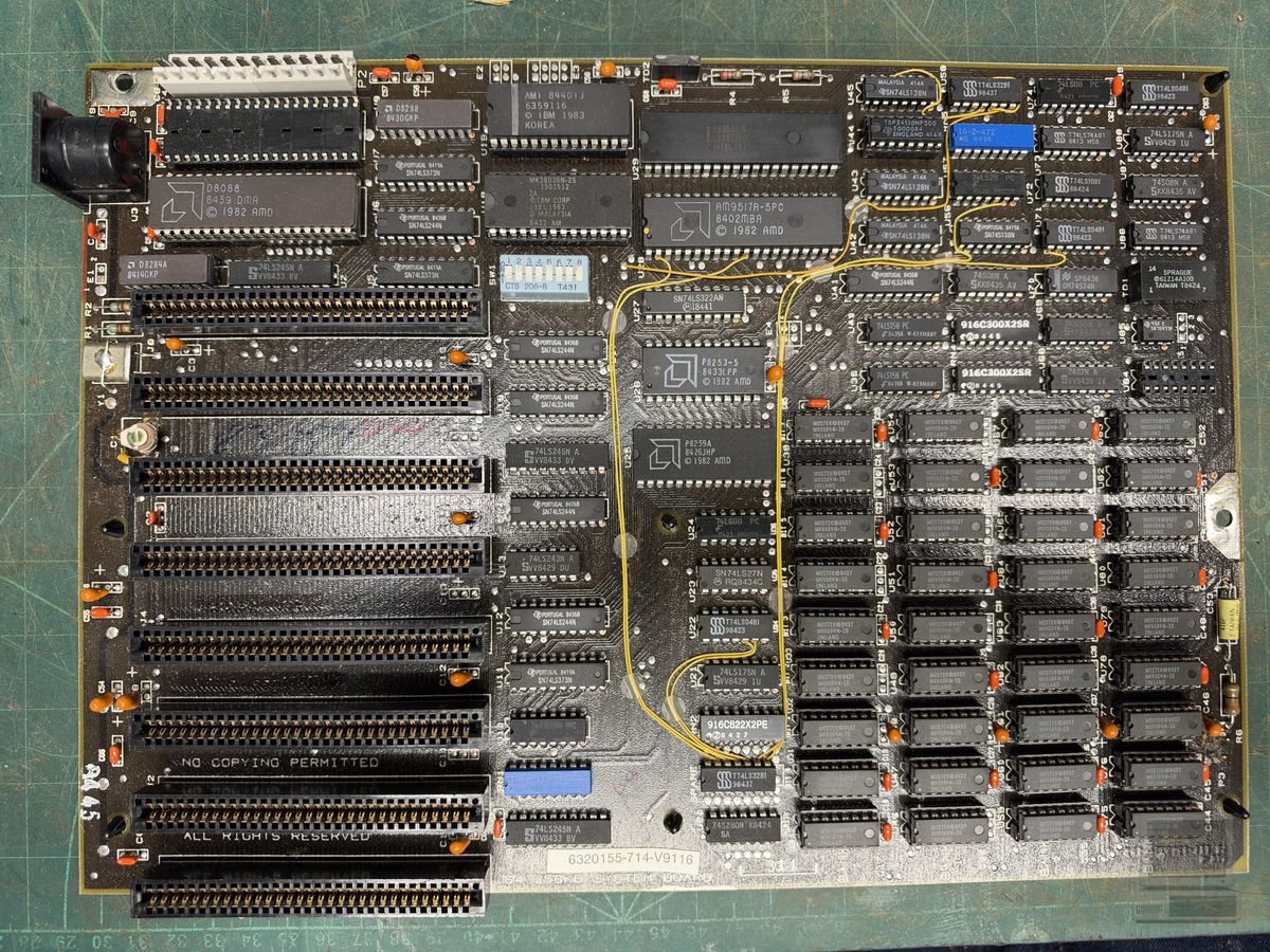 IBM Portable PC 5155, photograph 1 of 1
